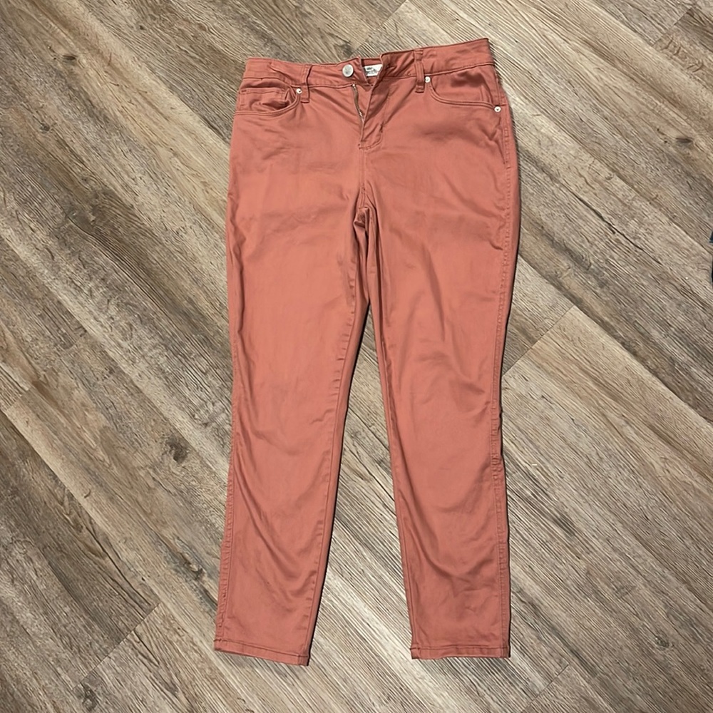 Light pink high rise ankle pants. Size 8.